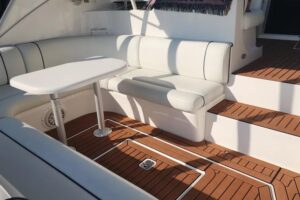 2005 Cruisers Yachts 440 Express for sale - photo 5