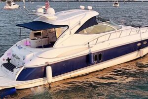 2005 Cruisers Yachts 500 Express for sale - photo 5