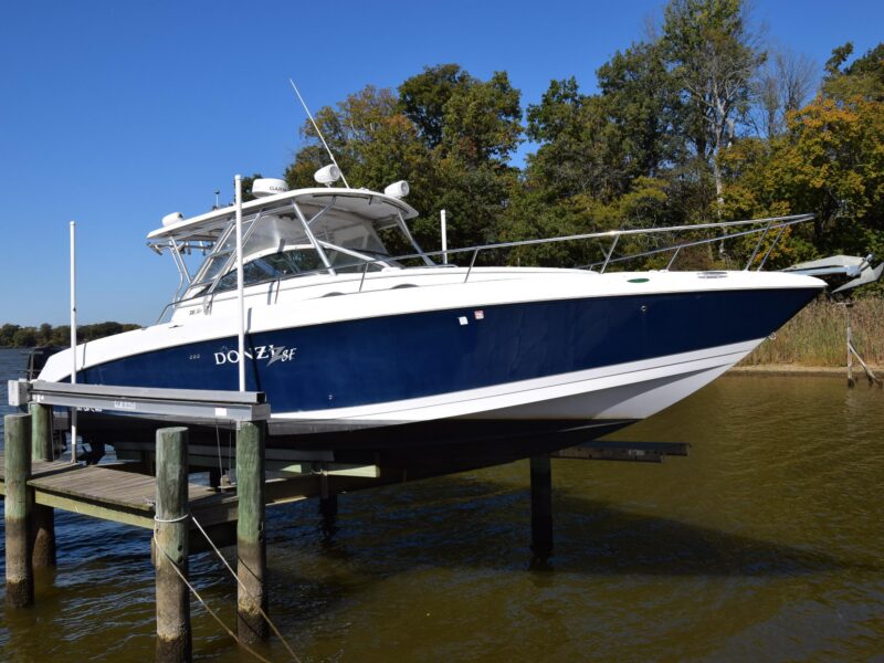 2005 Donzi 38 ZSF