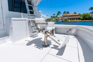 2005 Hatteras 50 Convertible for sale - photo 8