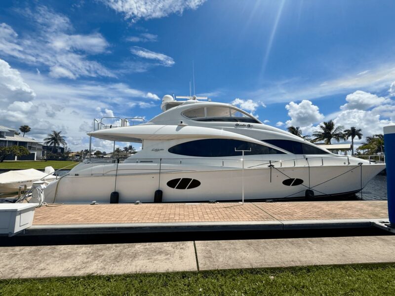 2005 Lazzara 68 FLYBRIDGE