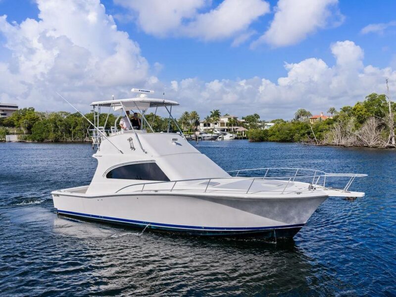 2005 Luhrs 38 Convertible