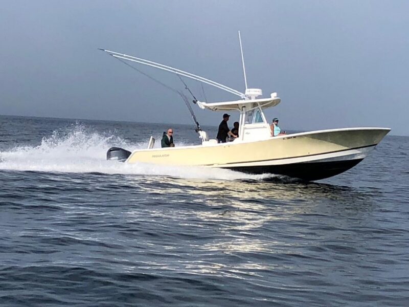 2005 Regulator 32 Forward Seating