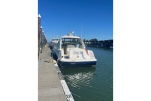 2005 Sea Ray 390 Express Cruiser for sale - photo 4