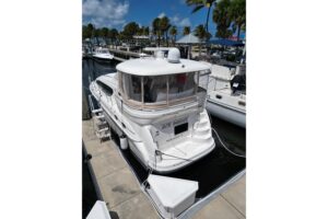 2005 Sea Ray 390 Motor Yacht for sale - photo 3