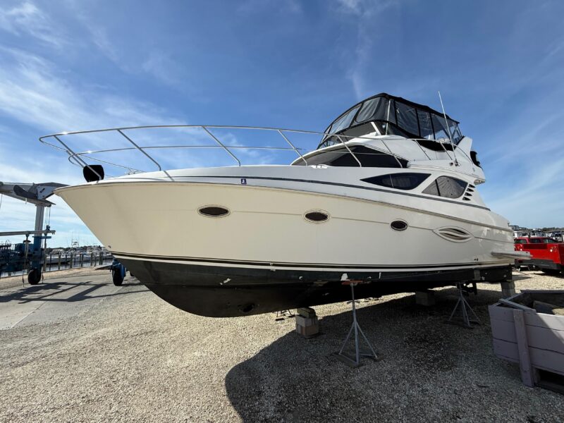 2005 Silverton 38 Sport Bridge