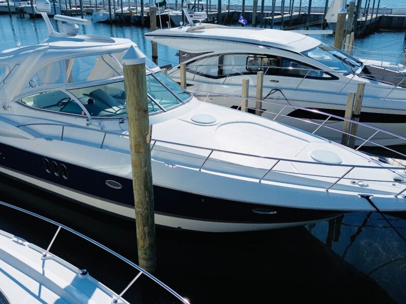 2006 Cruisers Yachts 420 Express