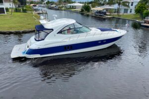2006 Cruisers Yachts 520 Express for sale - photo 2