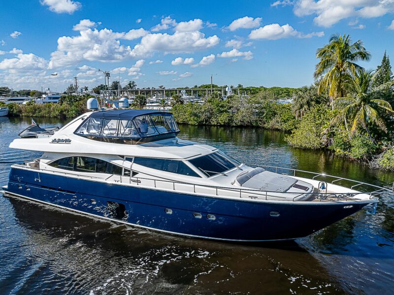 2006 Ferretti Yachts 830