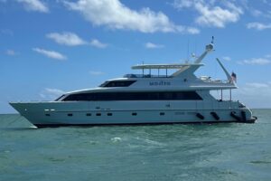 2006 Hargrave Raised Pilothouse for sale - photo 2