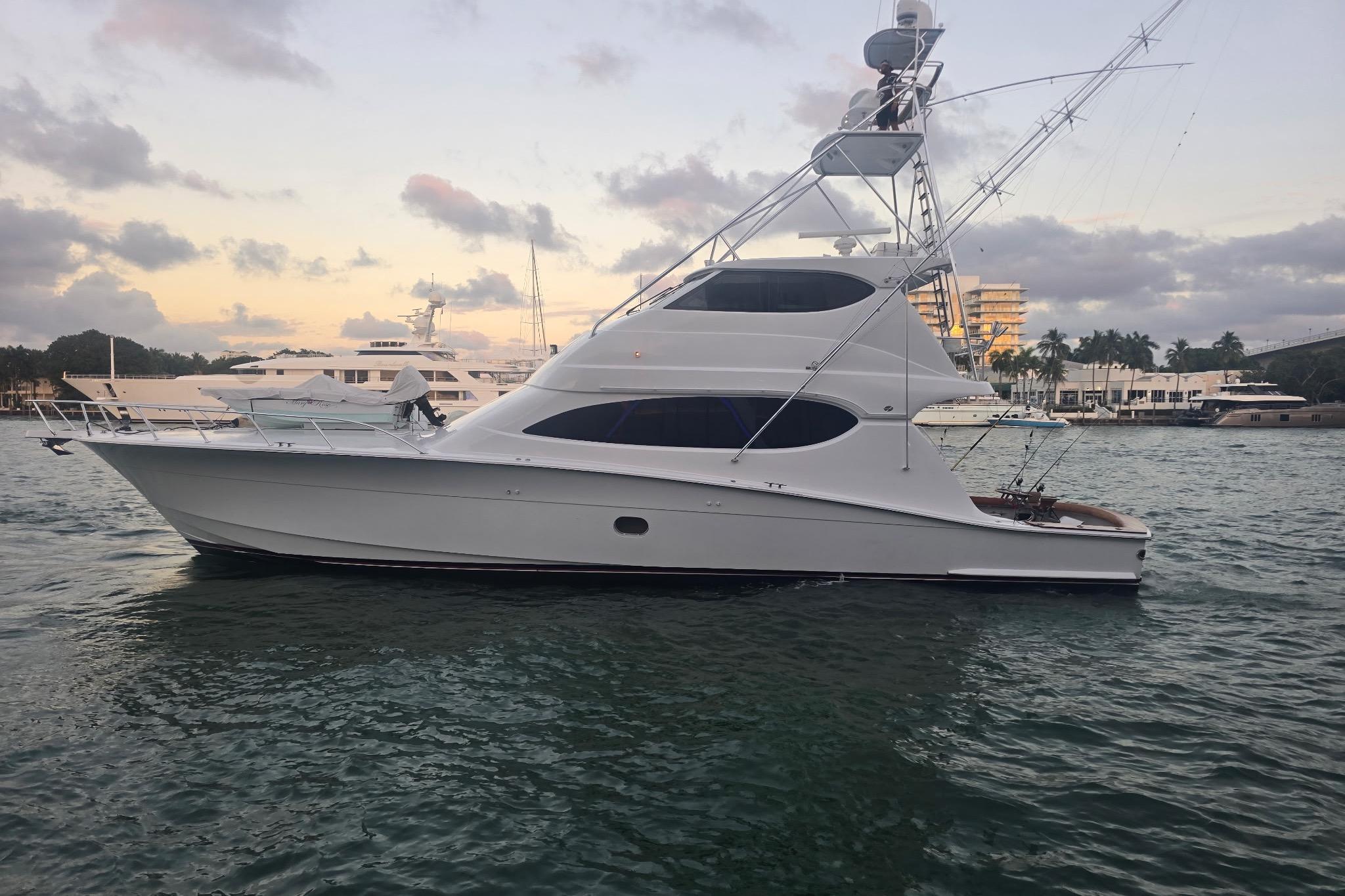 2006 Hatteras 68 Convertible for sale