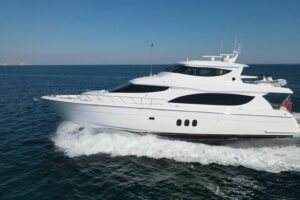 2006 Hatteras 80 Motor Yacht Sky Lounge for sale - photo 3