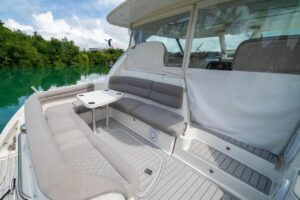 2006 Tiara Yachts 4300 Sovran for sale - photo 7