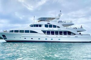 2007 Benetti 120 Classic for sale - photo 2