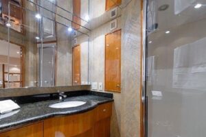2007 Hatteras 68 Convertible for sale - photo 6