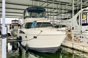 2007 Meridian 368 Motoryacht for sale - photo 2