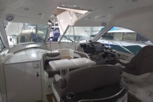 2008 Cruisers Yachts 390 Sports Coupe for sale - photo 7