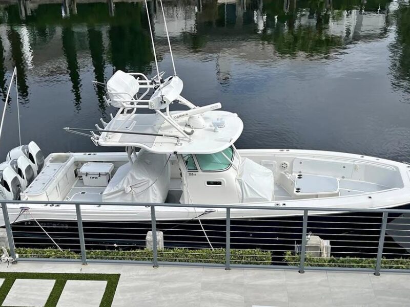 2008 Everglades 350 Center Console