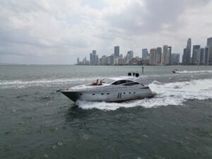 2008 Pershing 62 for sale - photo 2
