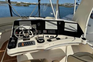 2008 Silverton 42 Convertible for sale - photo 2