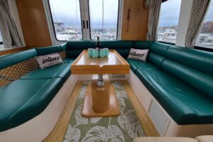 2009 Endeavour 40 skylounge for sale - photo 5