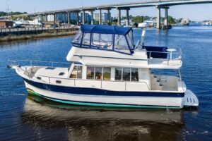 2009 Mainship 40 Expedition for sale - photo 3