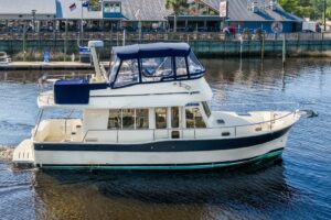 2009 Mainship 40 Expedition for sale - photo 4