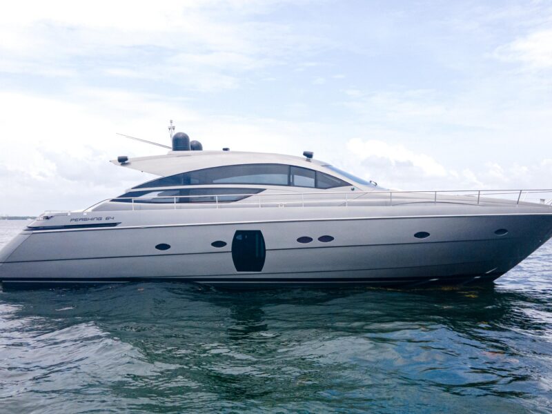 2009 Pershing 64