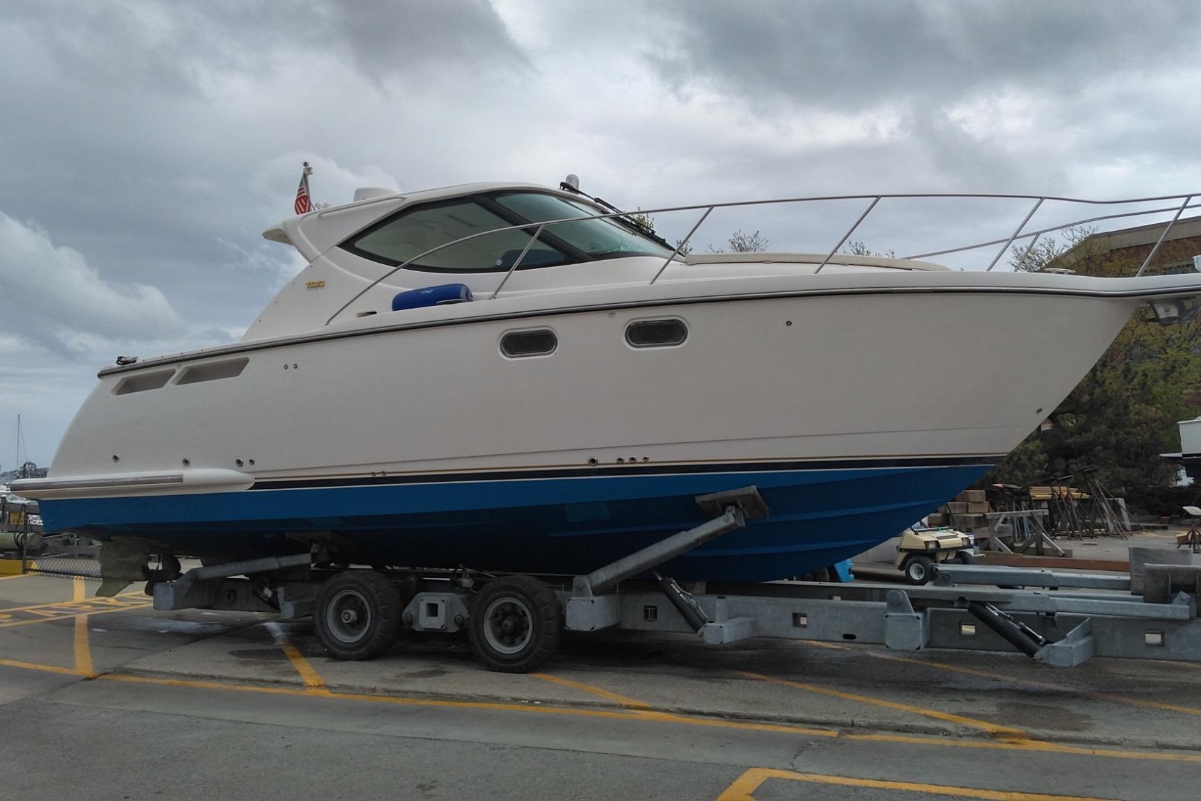 2009 Tiara Yachts 3500 Sovran for sale