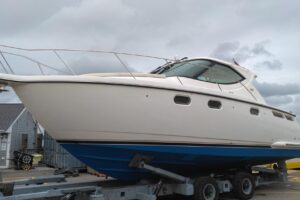 2009 Tiara Yachts 3500 Sovran for sale - photo 3