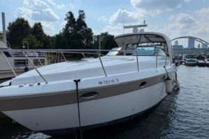 2010 Rinker 400 Express Cruiser for sale - photo 4