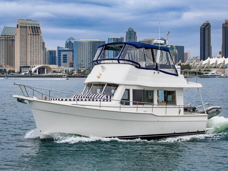 2011 Mainship 395 Trawler