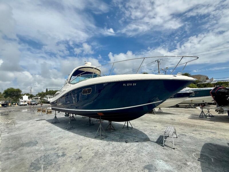 2011 Sea Ray Sundancer 350