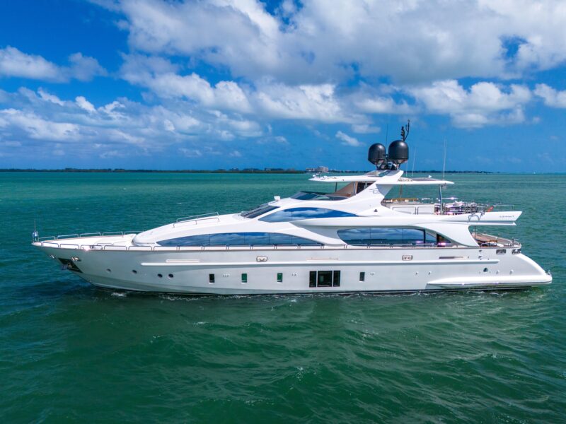 2012 Azimut Grande 105
