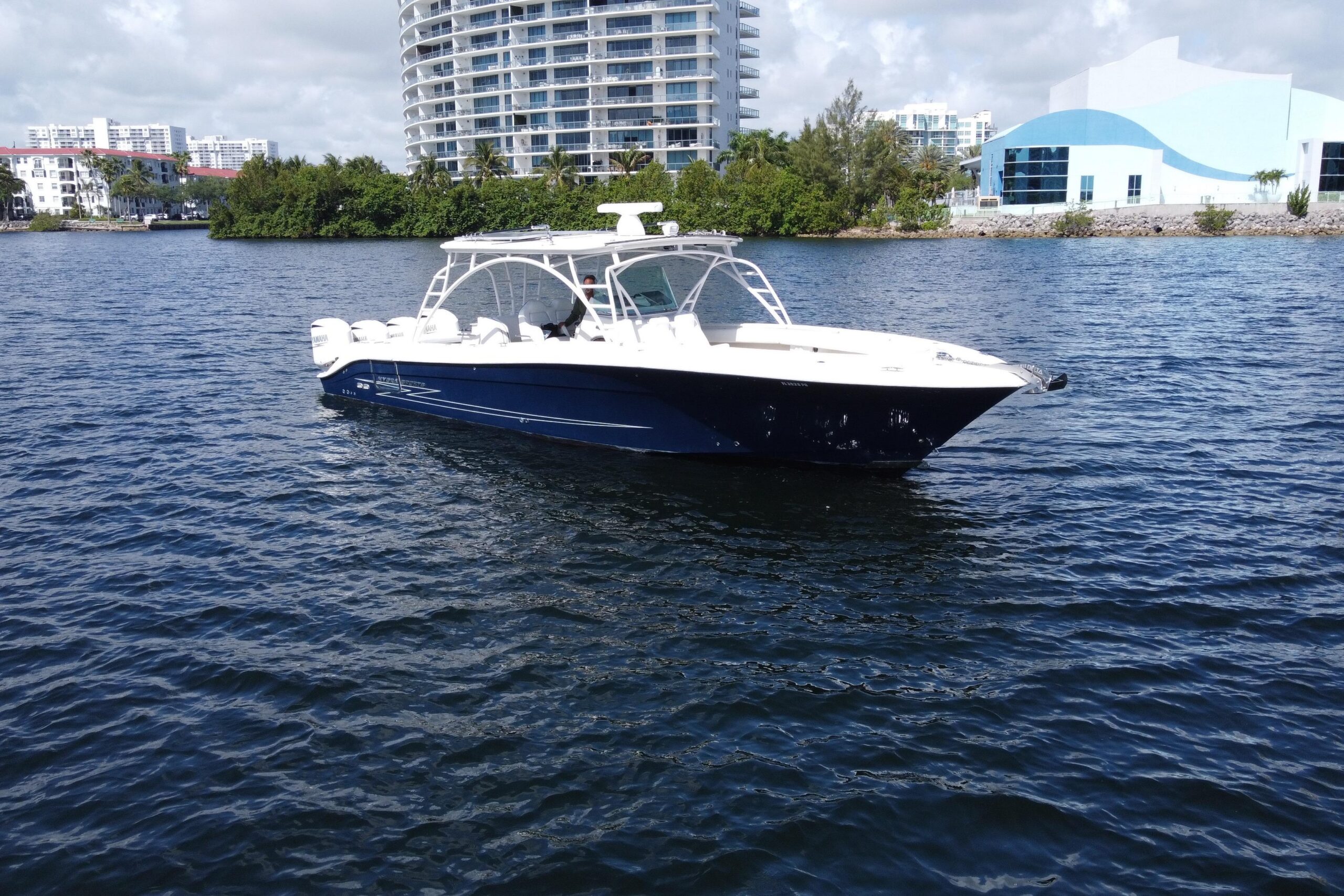 2012 Hydra-Sports 4200 SF for sale