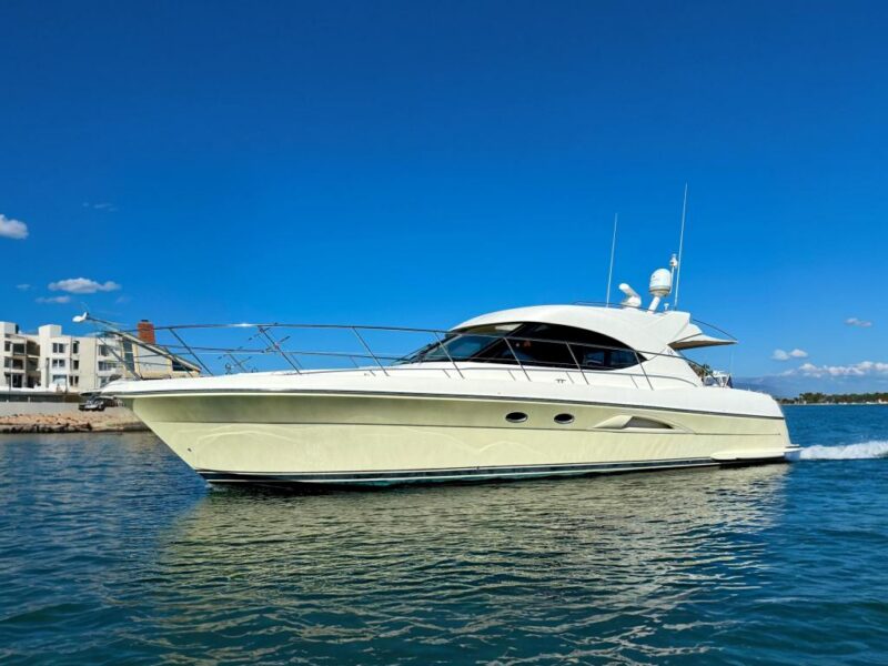 2012 Riviera 5000 Sport Yacht