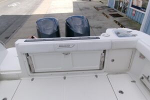 2013 Boston Whaler 315 Conquest for sale - photo 4