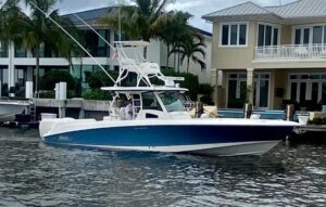 2013 Boston Whaler 370 Outrage for sale - photo 3