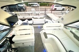 2013 Monterey 400 Sport Yacht for sale - photo 3