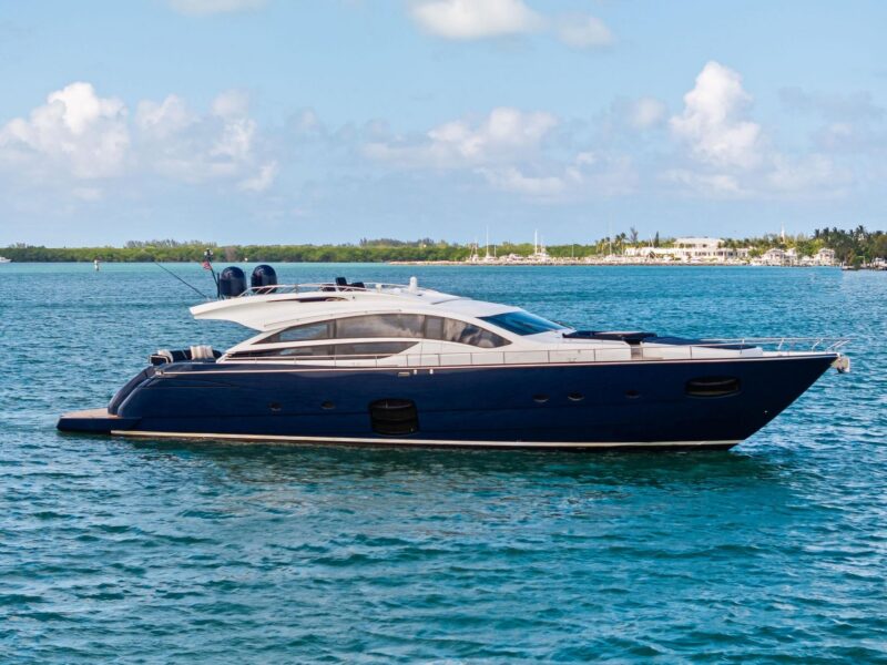 2013 Pershing 82