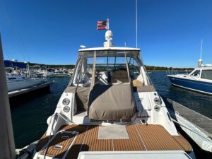 2014 Cruisers Yachts 380 Express for sale - photo 6