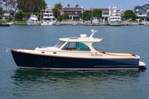 2014 Hinckley Talaria 34 for sale - photo 2