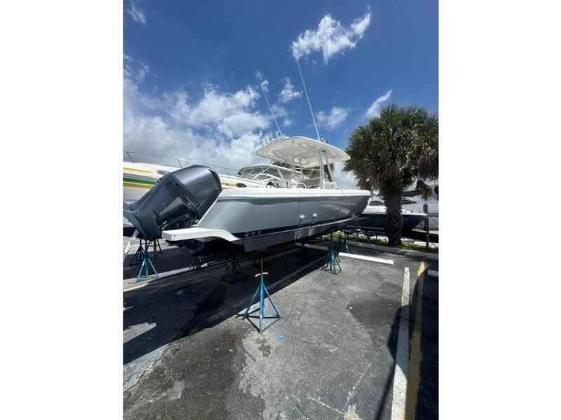 2014 Intrepid 327 Center Console