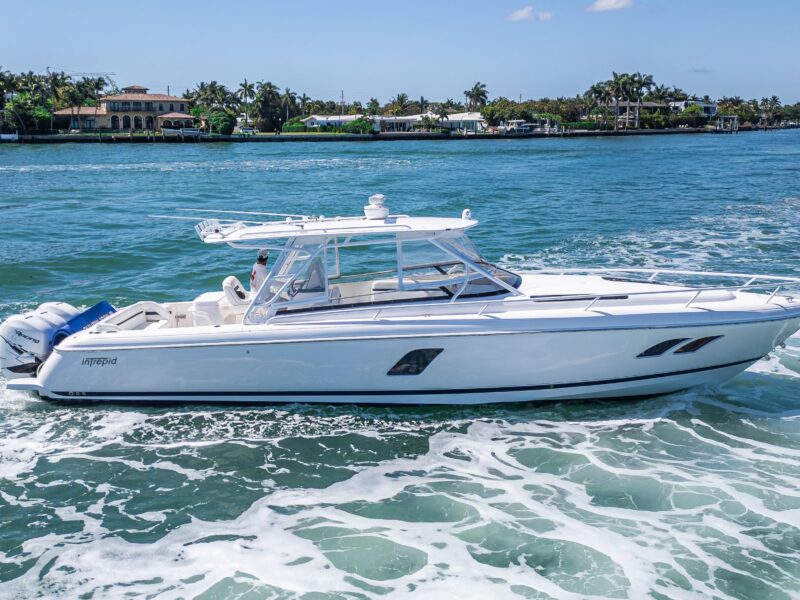 2014 Intrepid 400 Cuddy