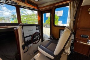 2014 Ranger Tugs R-31 CB for sale - photo 8