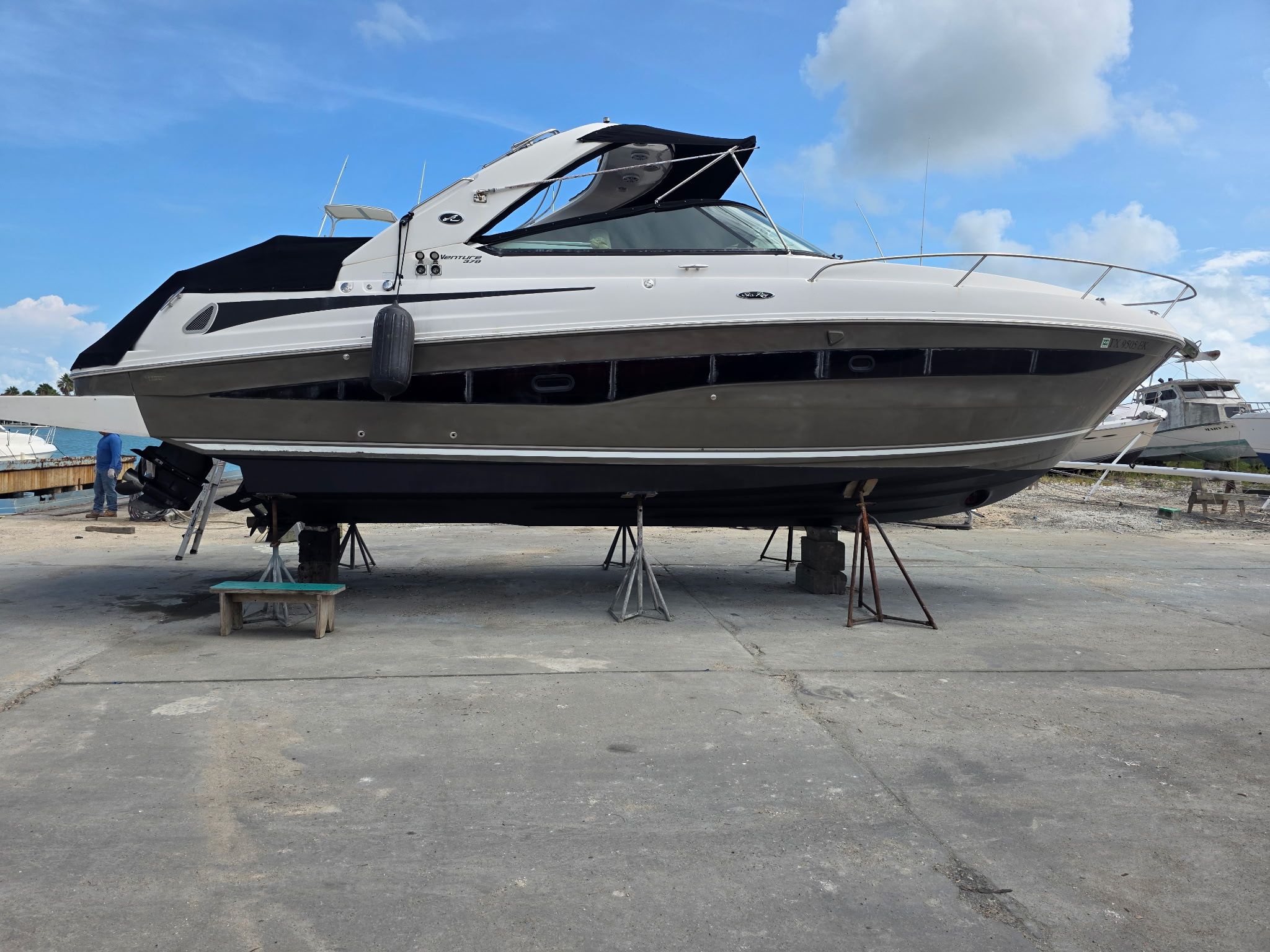 2014 Sea Ray 370 Venture for sale