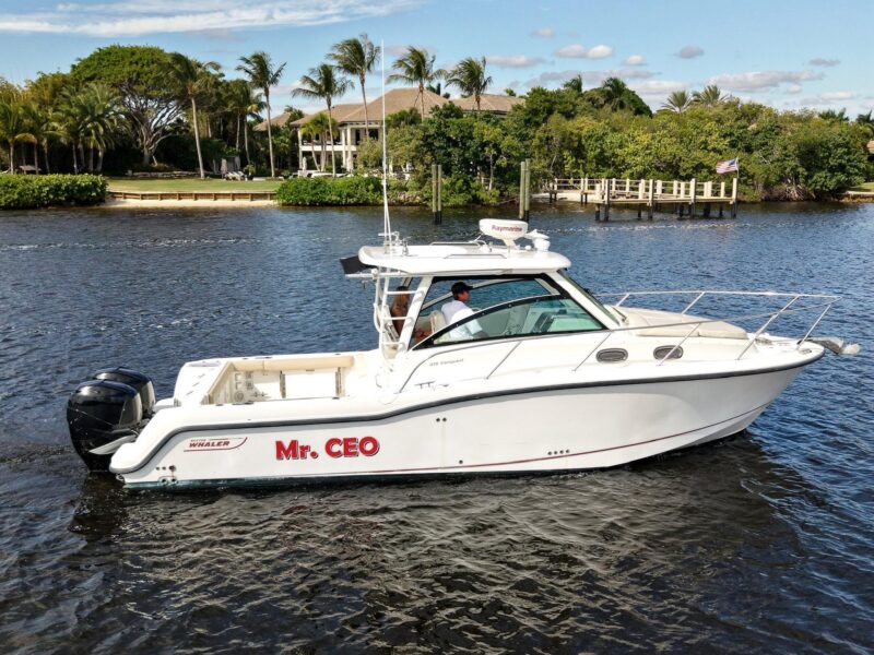 2015 Boston Whaler 315 Conquest
