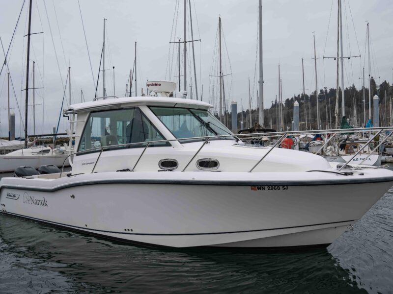 2015 Boston Whaler 315 Conquest Pilothouse
