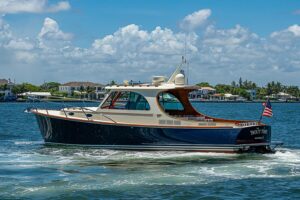 2015 Hinckley Picnic Boat 37 MKIII for sale - photo 4