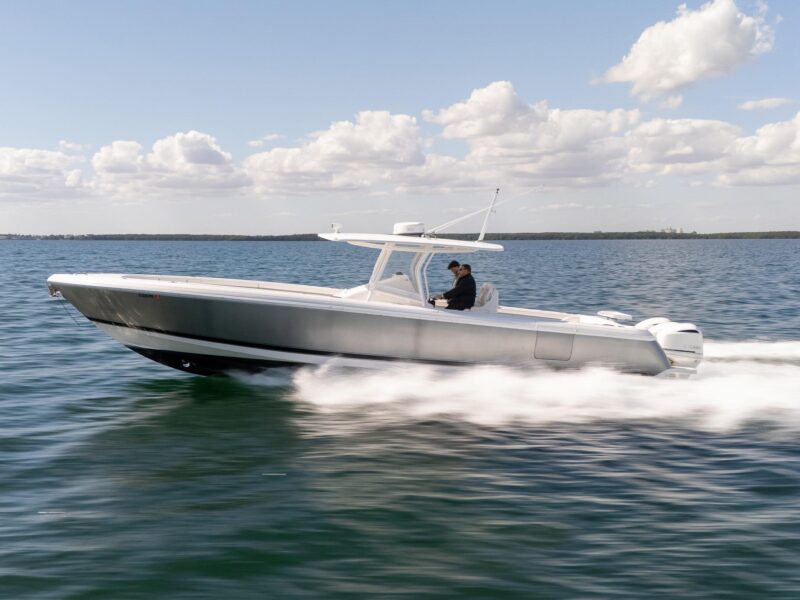 2015 Intrepid 400 Center Console